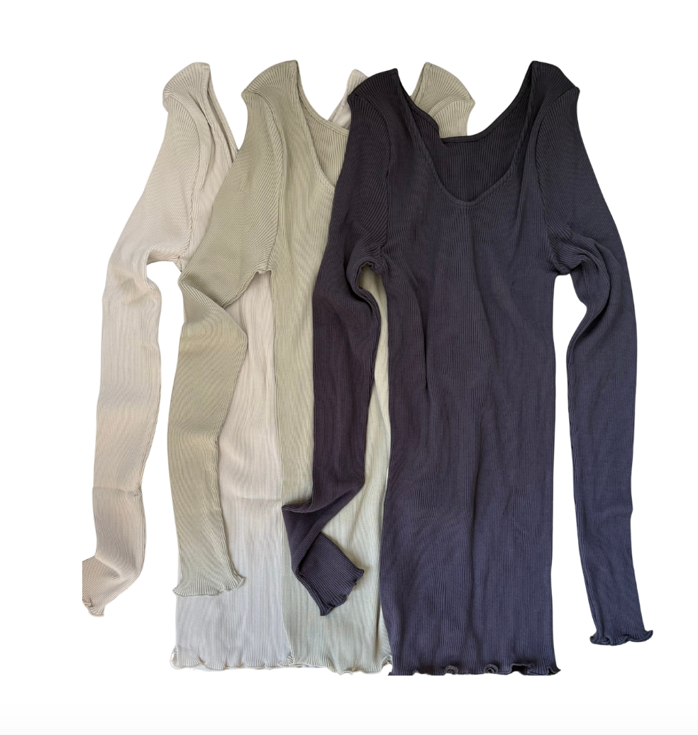 しっとりふわふわシルクコットンリブ肌着　長袖 (ロング丈、襟あき浅め）